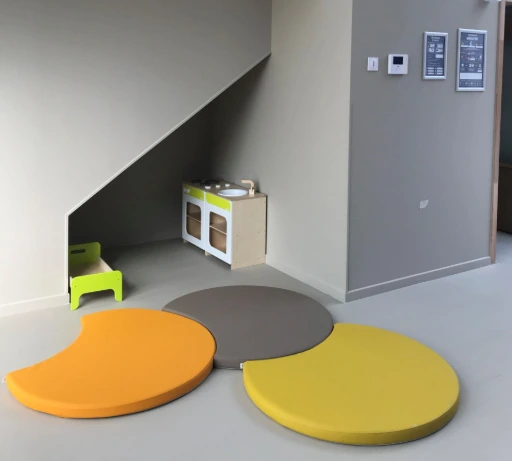 Tapis et cocons en mousse Tapis en mousse, banquettes et coins cocooning fabriqués sur commande avec choix de coloris