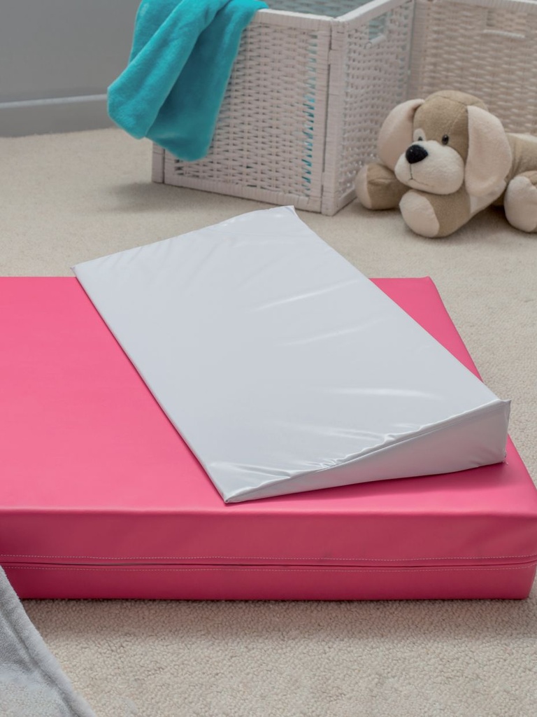 Plan incliné pour lit à barreaux