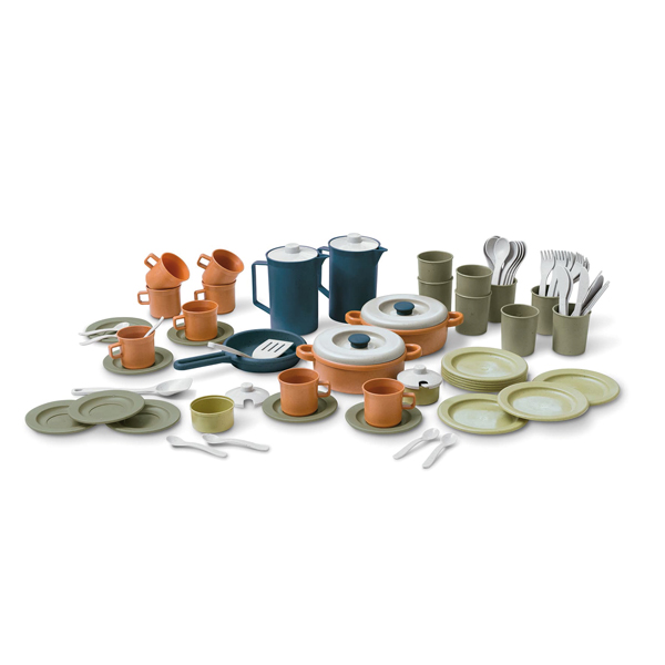 Grand lot de dinette écologique, 79 pièces